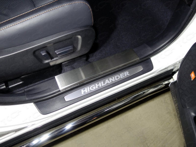 Toyota Highlander (17–) Накладки на пластиковые пороги (лист шлифованный) 2 шт